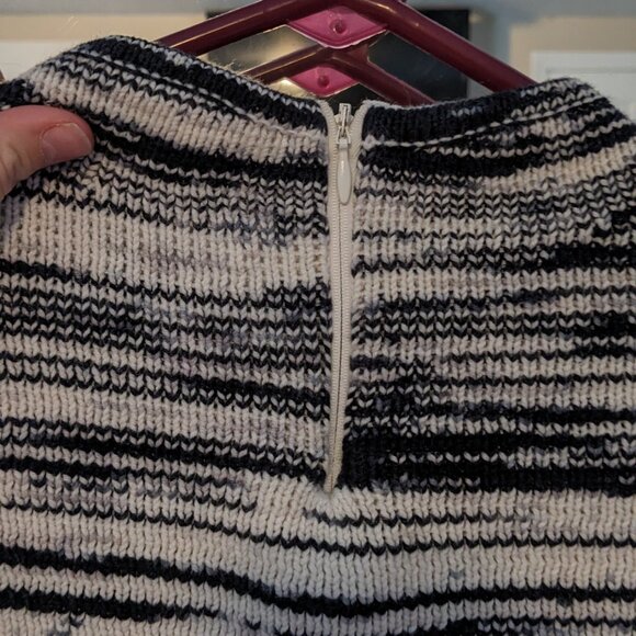 2 mock neck sweaters - Picture 7 of 13